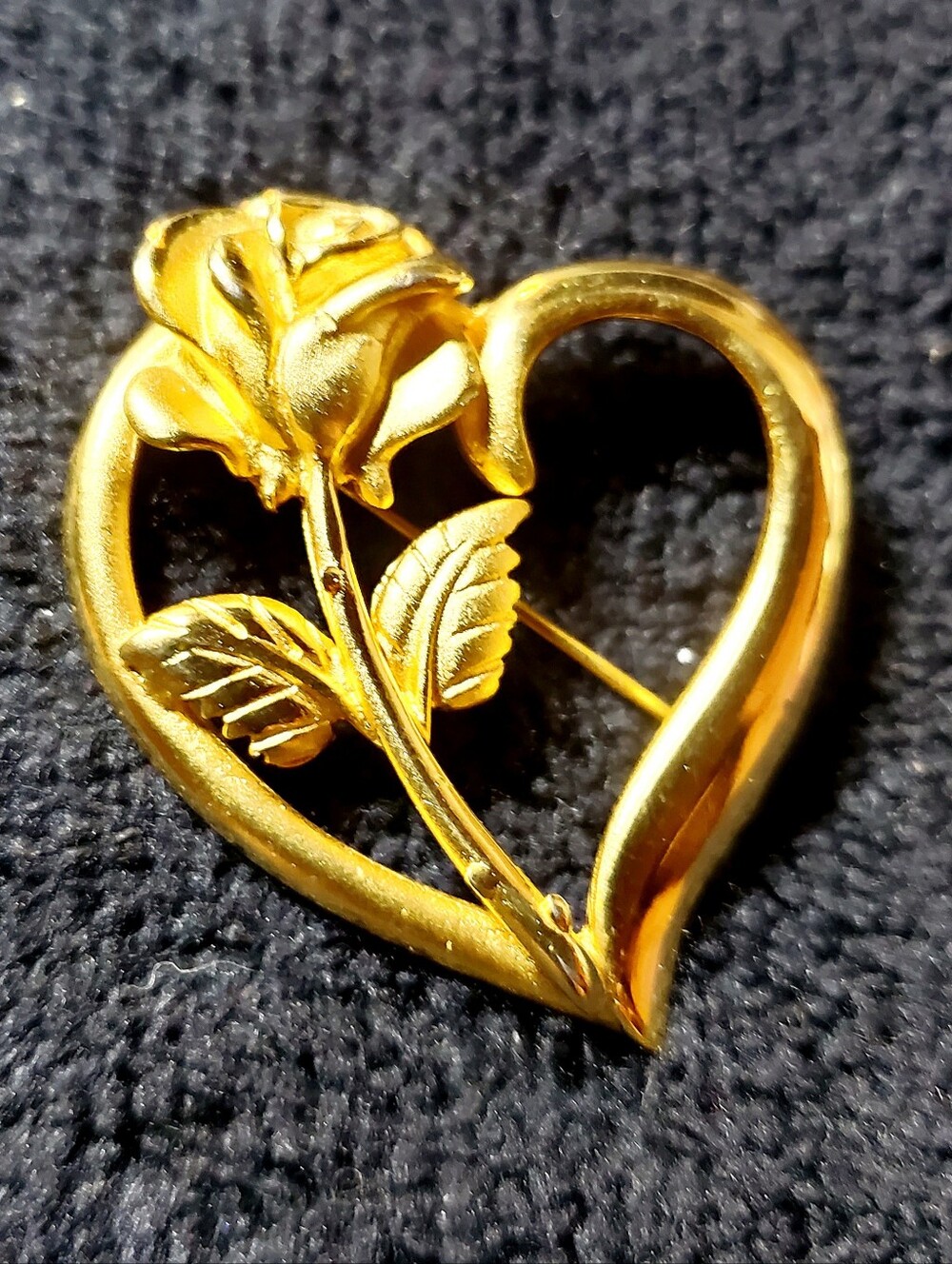 Vintage Signed R.D.C. Gold Tone Open Heart Rose Brooch Pin Diana Memorial Legacy